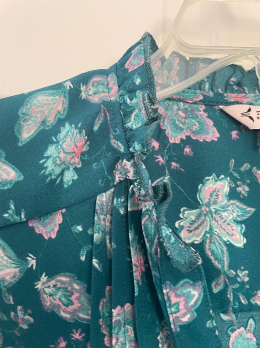 Nanette Lepore Teal Floral Pintuck Blouse in size Large - Picture 4 of 6
